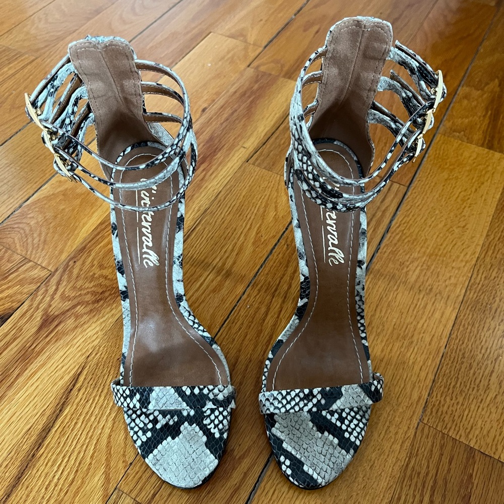 NWOT - L'INTERVALLE Black and White Snakeskin Heels